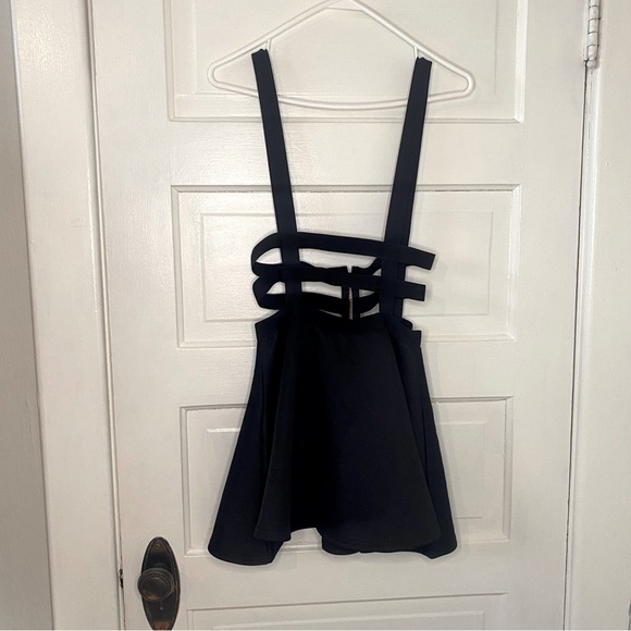 Urban Coco Dresses & Skirts - URBAN COCO Elastic Top Suspender Skater Women's Skirt Size Small